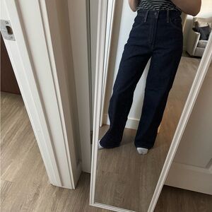 Levi's Dark Indigo Ladies Cinch Jeans -NWOT